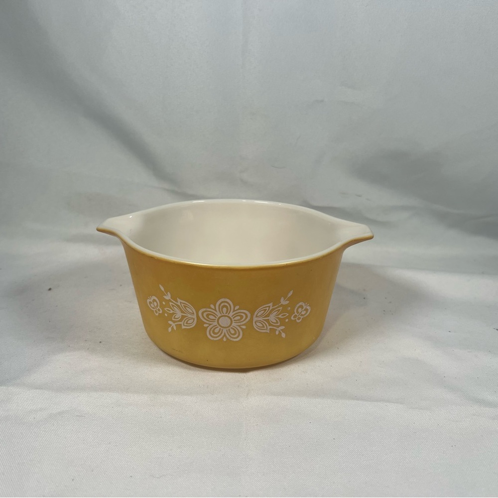 Pyrex Vintage Gold Butterfly 1 Quart Dish With Lid Item 473